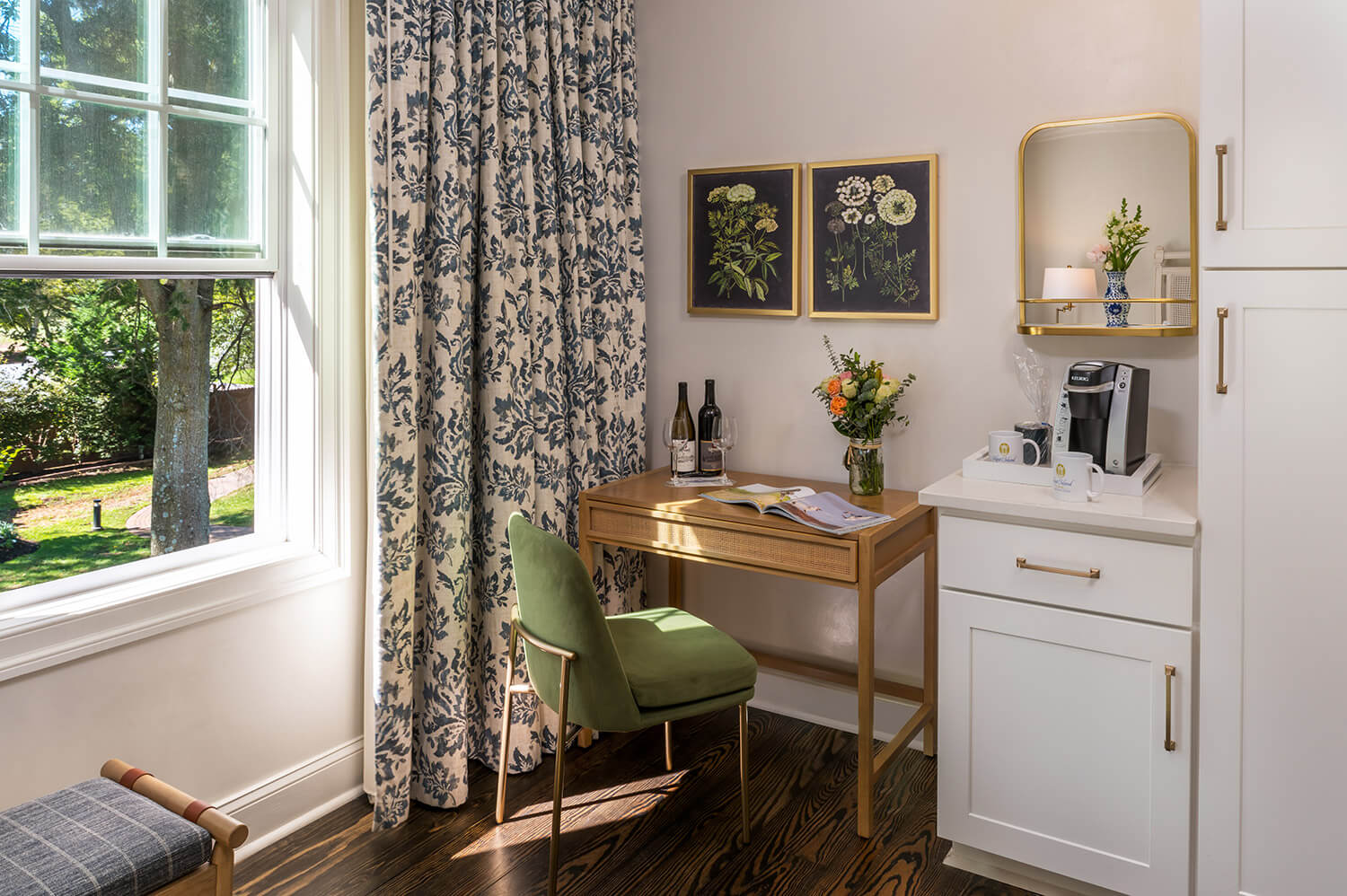 Room-202-02_Lg123 (1)