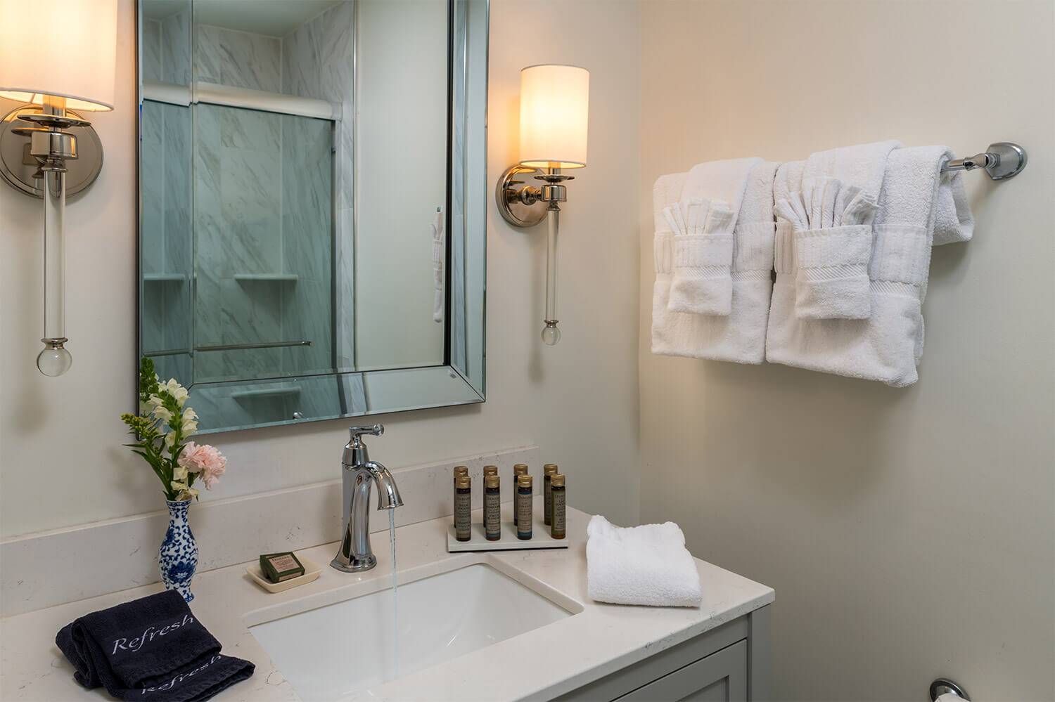 Room-202-03_Lg123 (1)