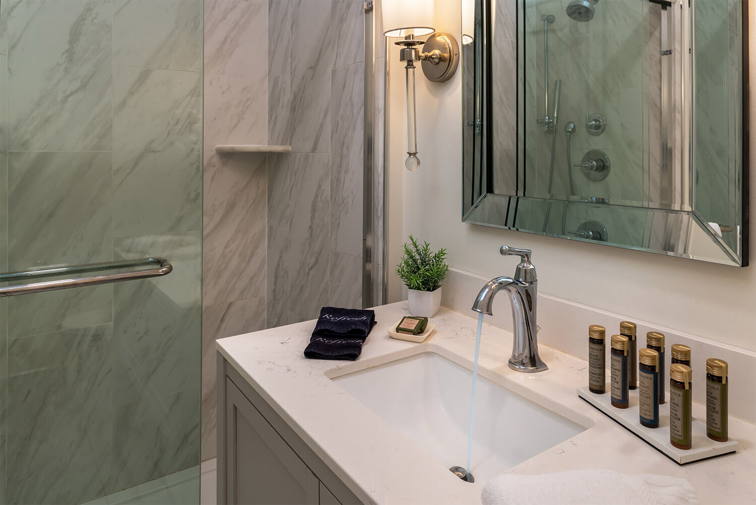 Room-205-02_Lg123 (1)