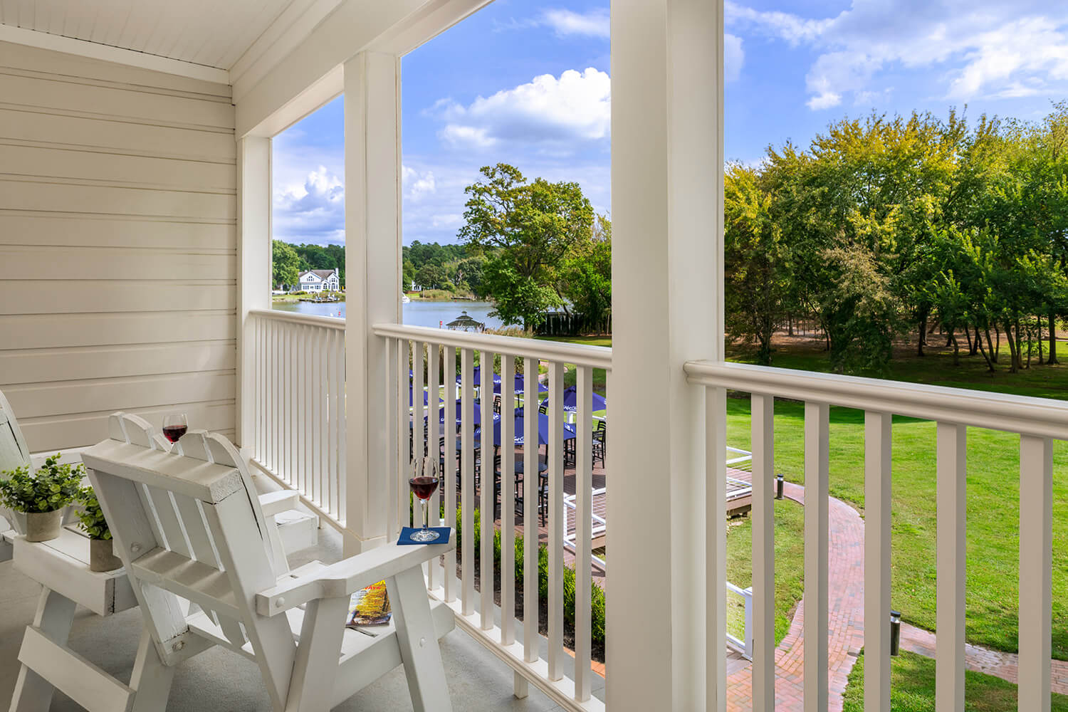 Room-210-05_Lg123 (1)